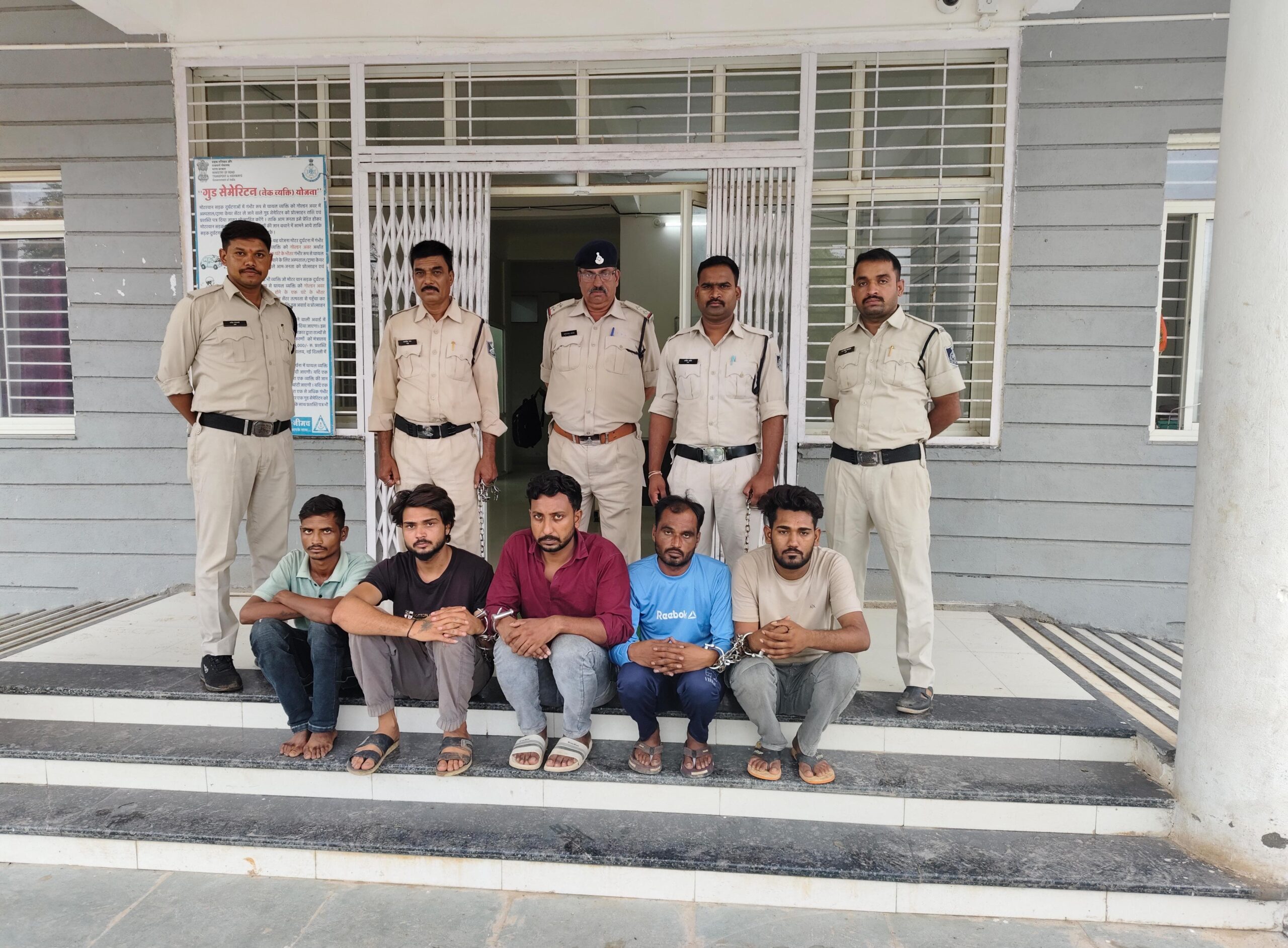 अवैध मादक पदार्थ डोडाचुरा कि खरीद फरोख्त करने वाले 04 आरोपीयो को पकडने मे रतनगढ़ पुलिस को मिली सफलता पढ़े पूरी खबर….