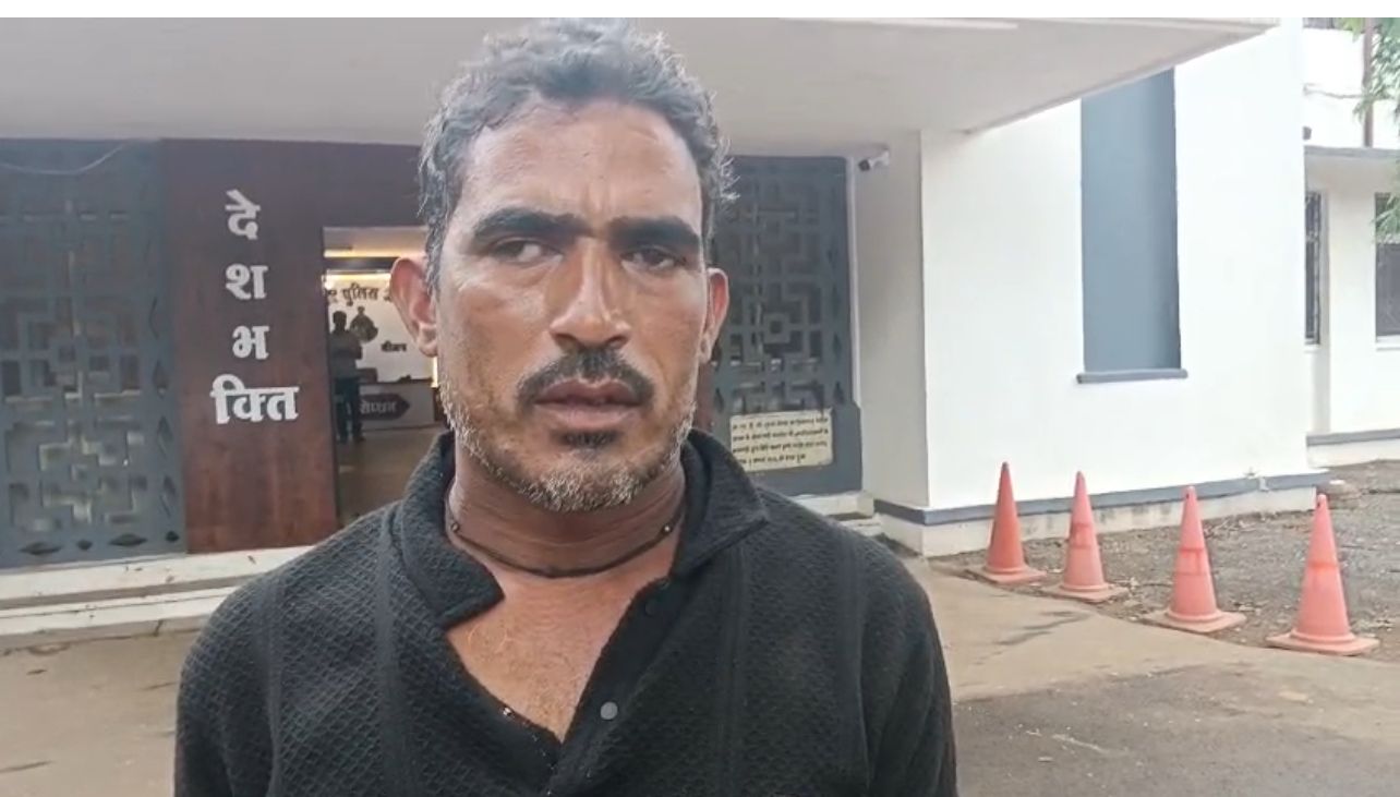 बेटी को रेफर की बोला तो आशा हॉस्पिटल के कर्मचारियों ने पिता को पीटा पढ़े पूरी खबर….