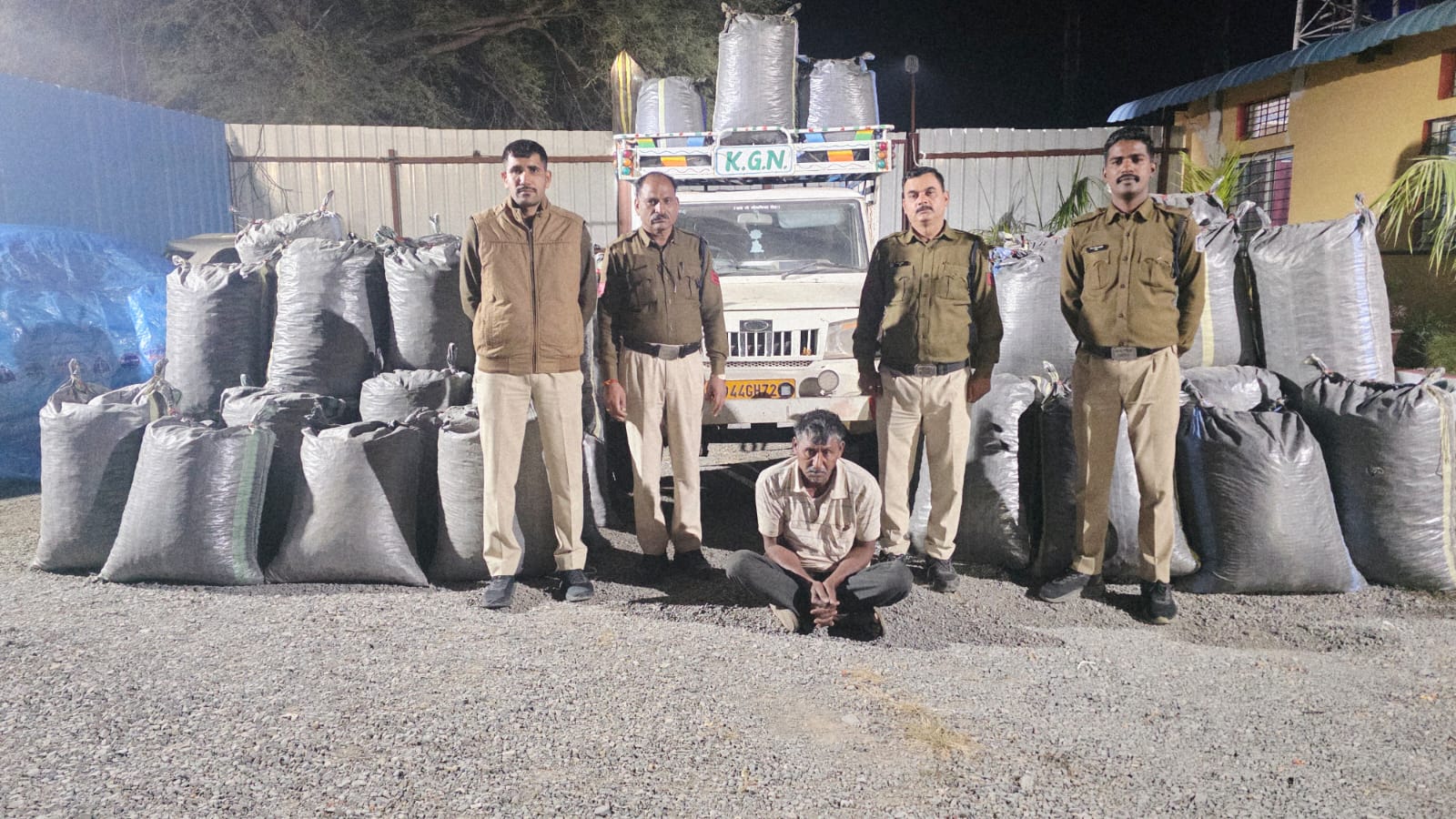 700 किलो से अधिक अवैध डोडाचूरा के साथ पिकअप ज़ब्त, एक आरोपी गिरफ्तार पढ़े पूरी खबर।